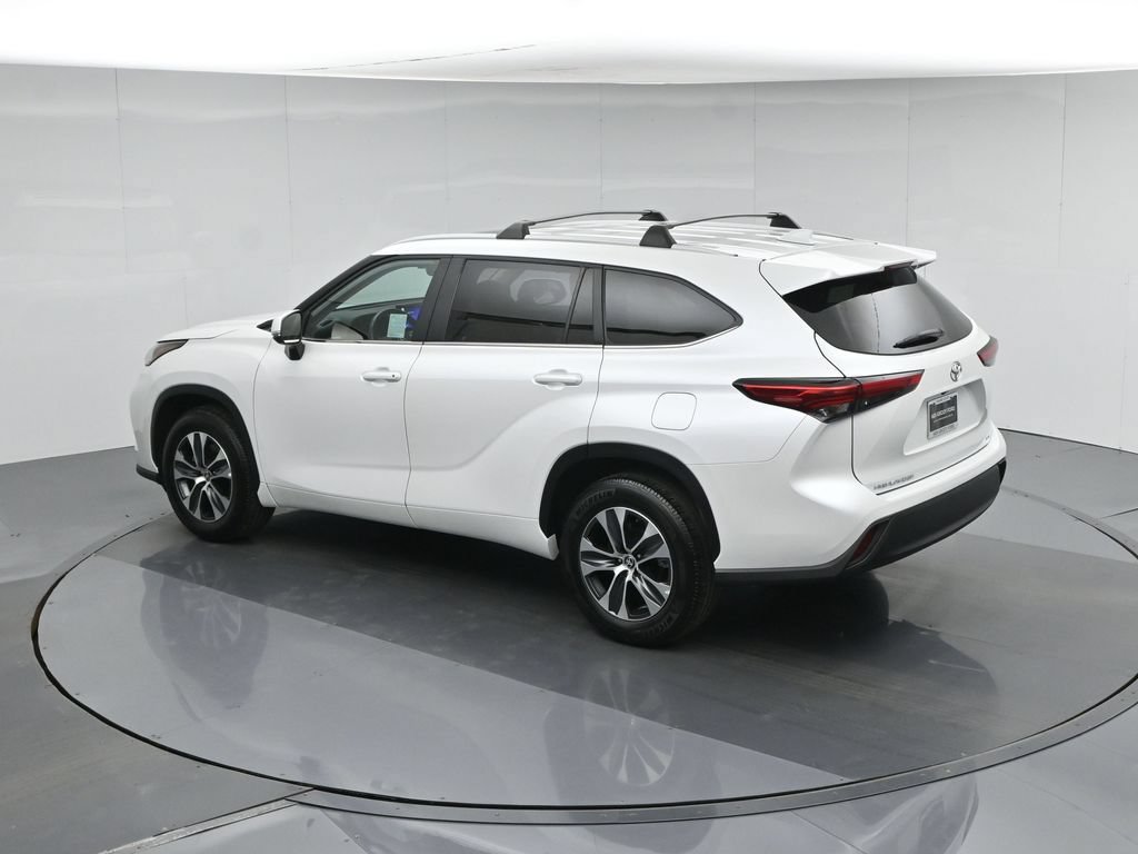 Used 2023 Toyota Highlander XLE FWD image 45
