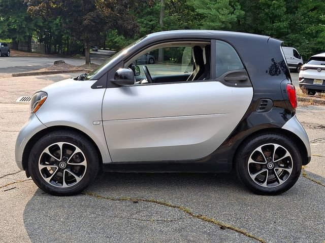 Used 2016 smart fortwo passion RWD image 6