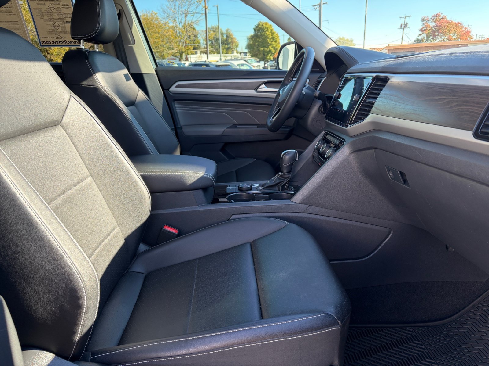 Used 2023 Volkswagen Atlas SE w/ Panoramic Sunroof Package AWD/4WD image 19