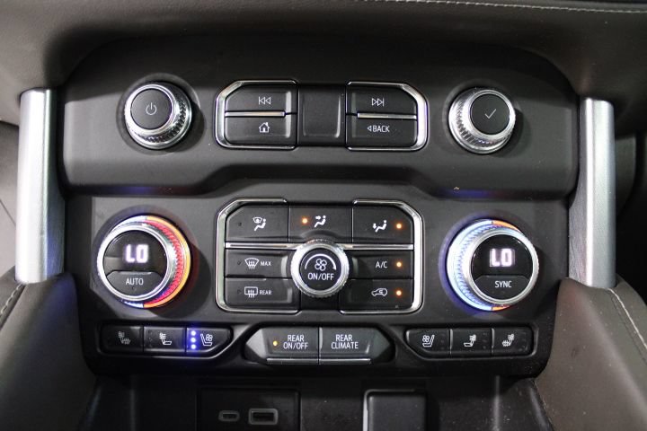 Used 2024 GMC Yukon SLT w/ SLT Luxury Package AWD/4WD image 35
