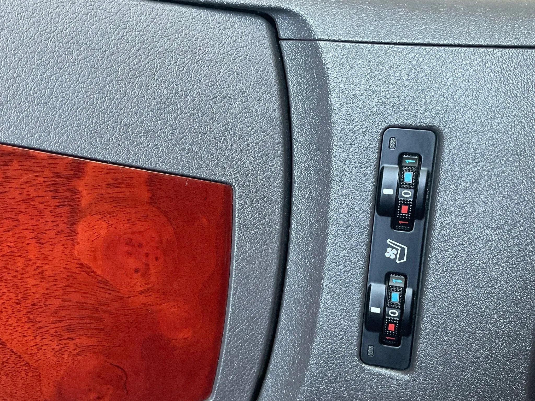 Used 2011 Lexus ES 350 FWD image 24