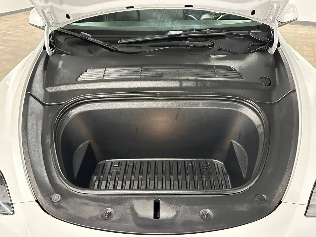 Used 2022 Tesla Model Y Performance image 4