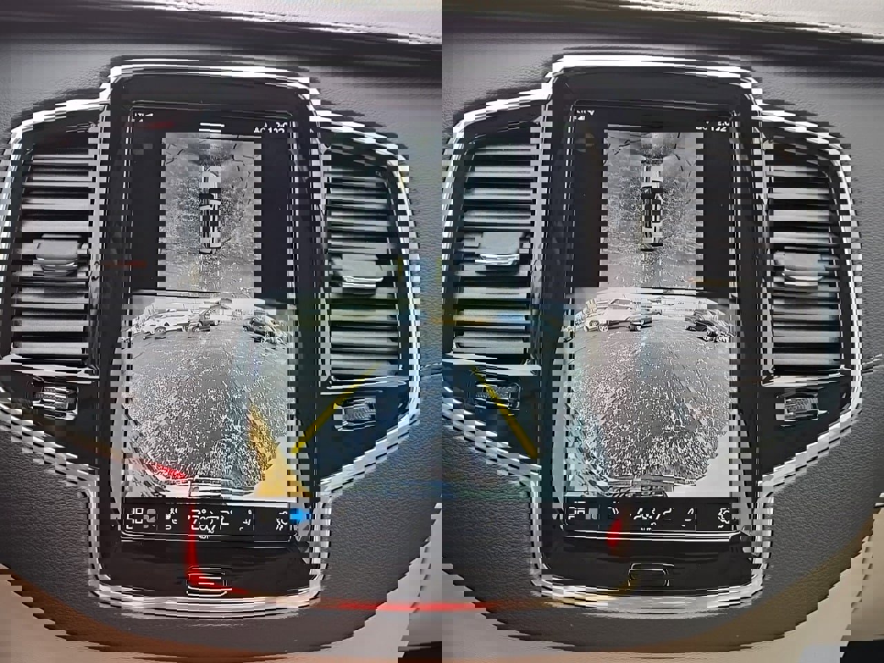 Used 2025 Volvo XC90 B6 Ultra w/ Protection Package Premier image 18