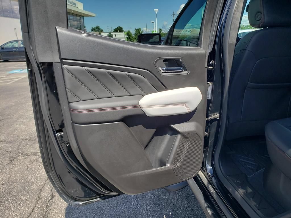 Used 2023 GMC Canyon AT4X AWD/4WD image 12