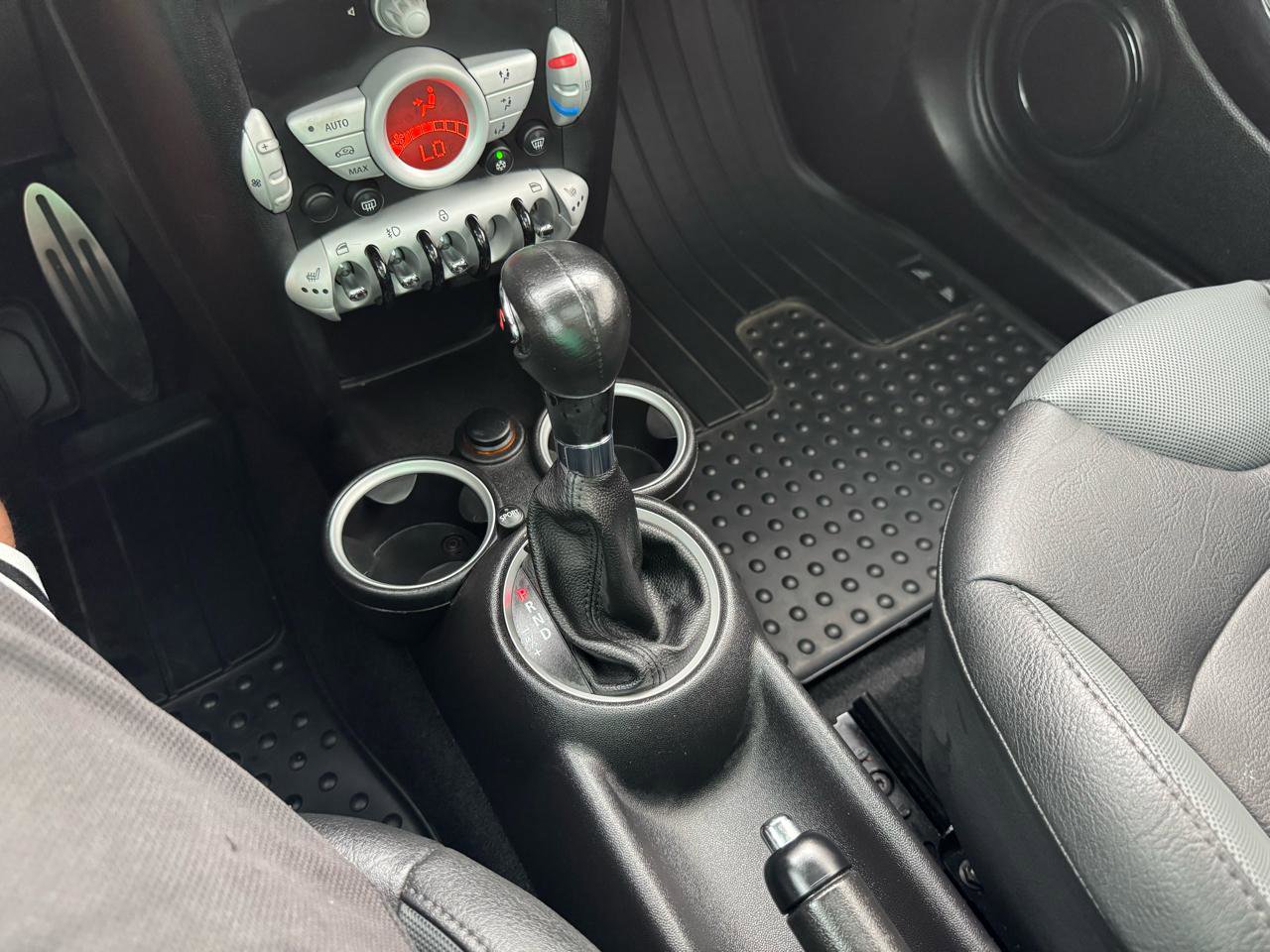 Used 2010 MINI Cooper S image 28