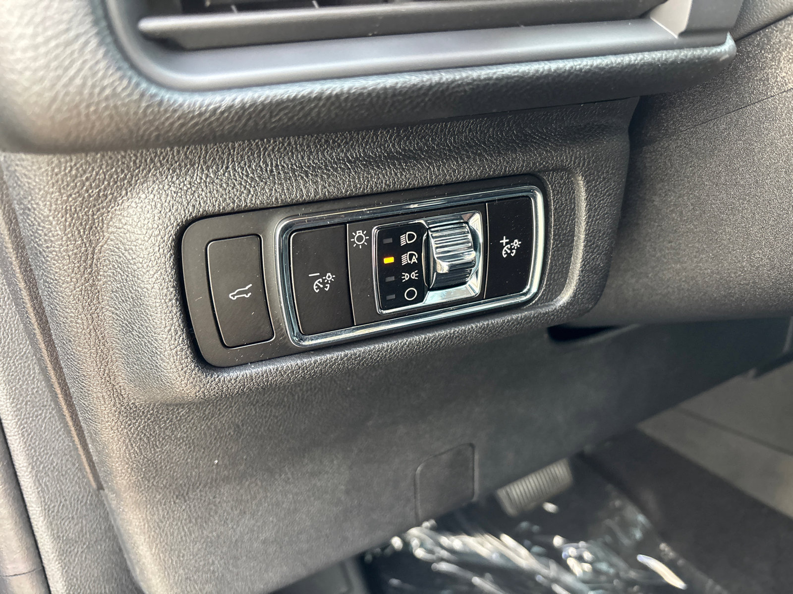 New 2026 Lincoln Corsair Premiere image 14