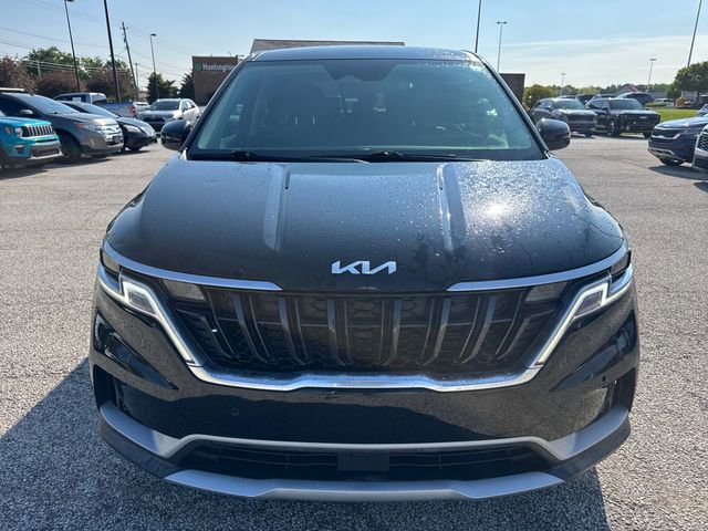 Used 2022 Kia Carnival EX FWD image 2