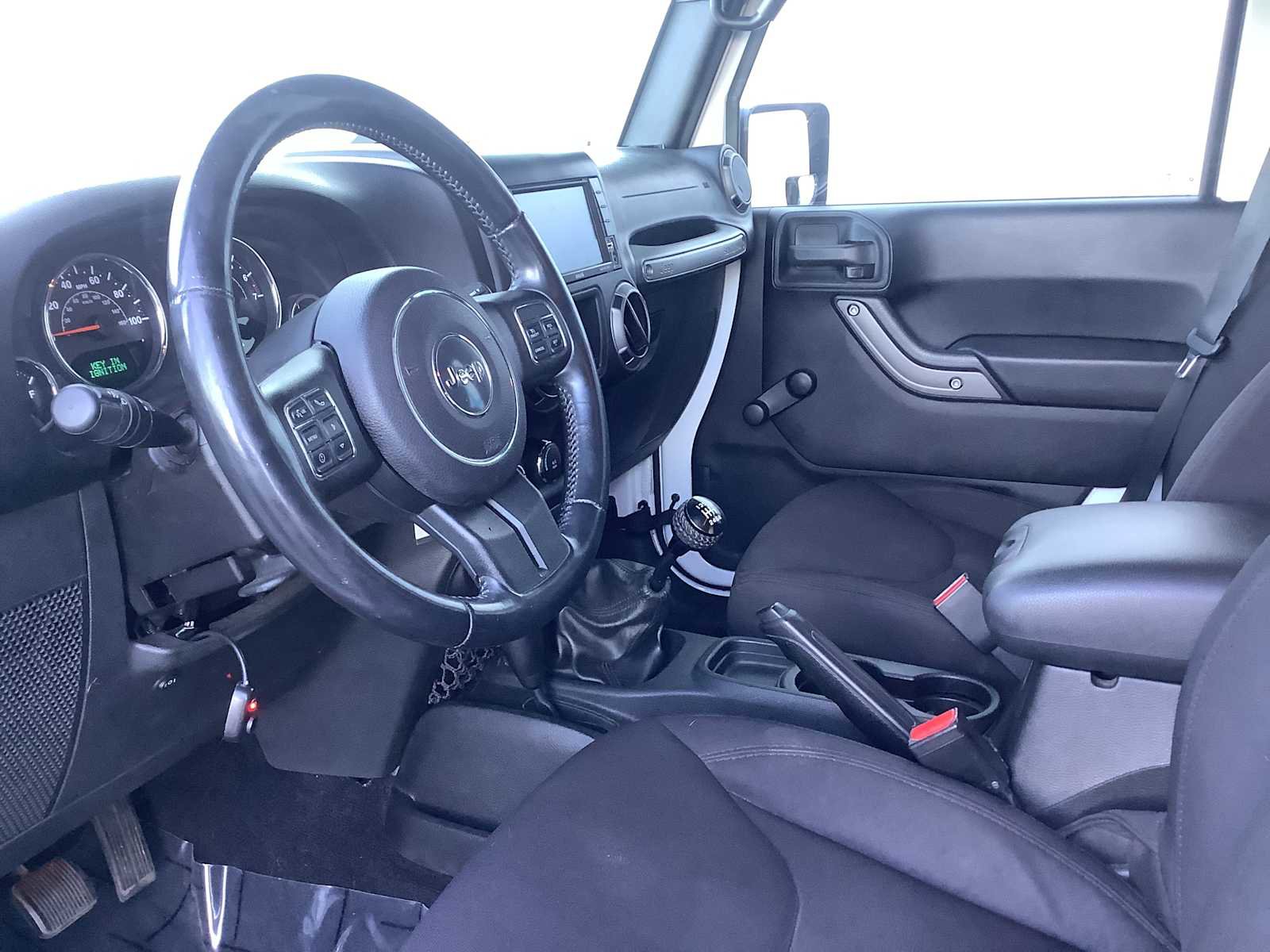 Used 2015 Jeep Wrangler Unlimited Sport w/ Connectivity Group AWD/4WD image 3