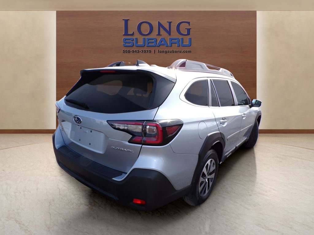 Used 2023 Subaru Outback Premium image 9