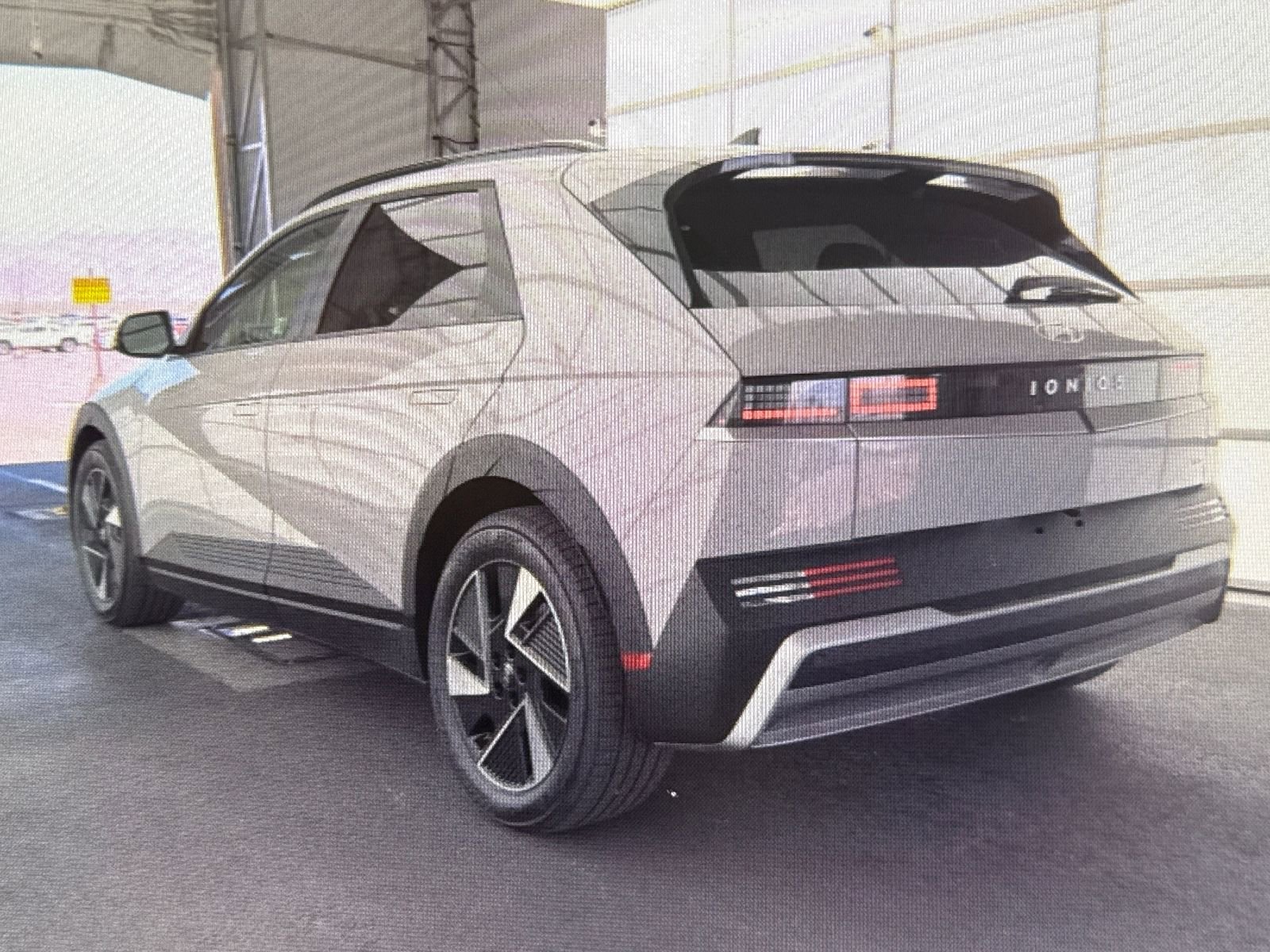 Used 2025 Hyundai Ioniq 5 SEL image 3