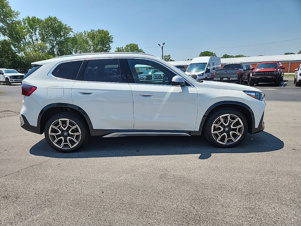 Used 2024 BMW X1 xDrive28i w/ Convenience Package AWD/4WD image 4