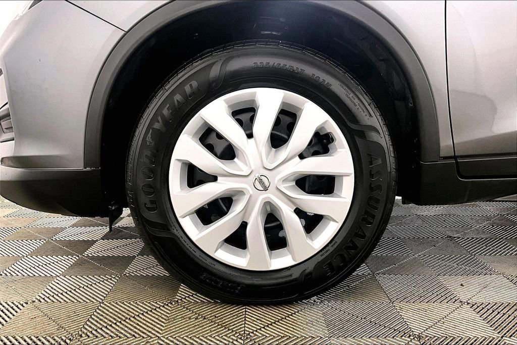 Used 2017 Nissan Rogue S w/ Appearance Package image 8