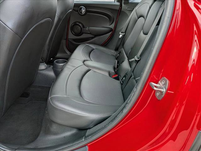 Used 2019 MINI Cooper 4-Door Hardtop image 17