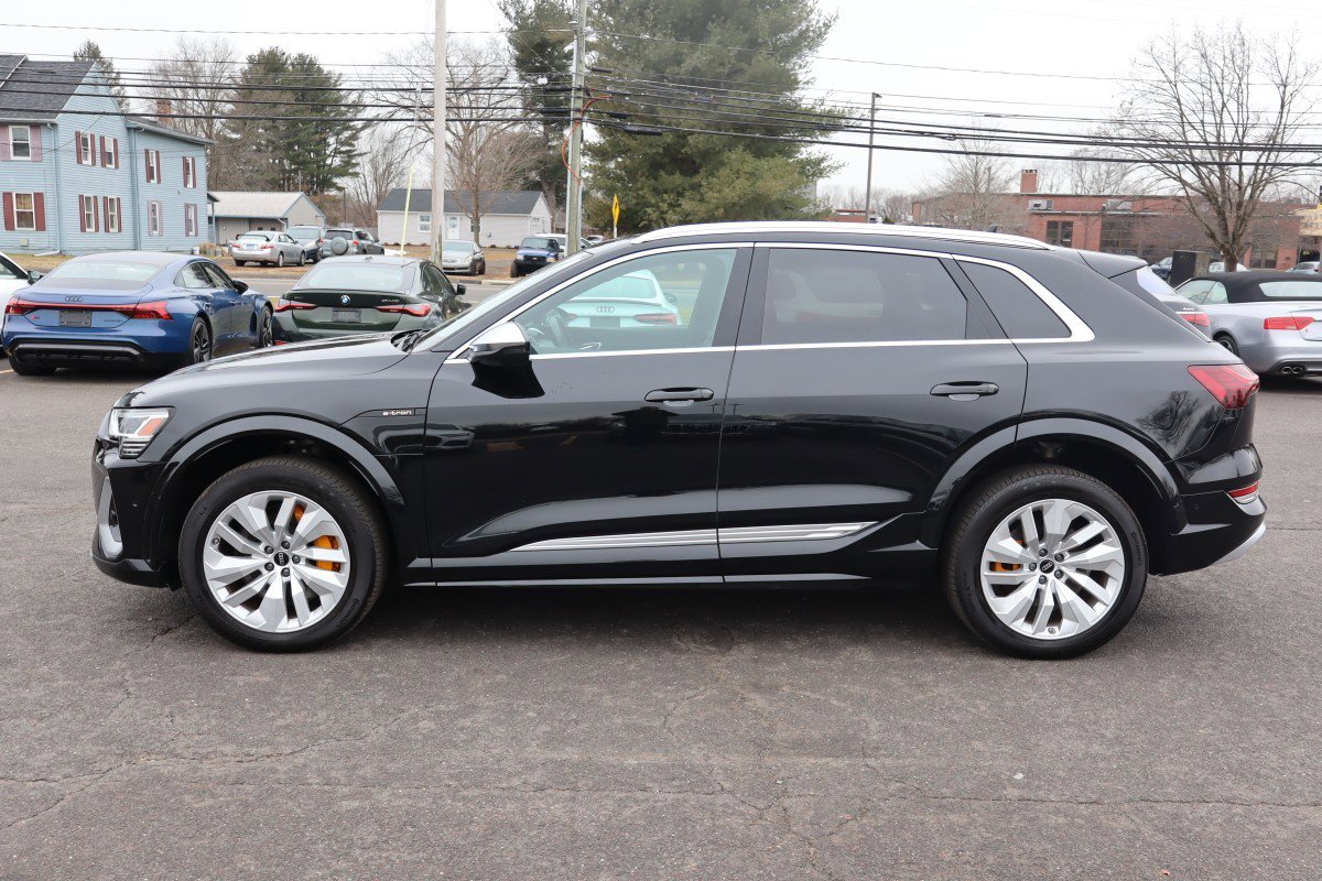 Used 2022 Audi e-tron S Premium Plus image 8