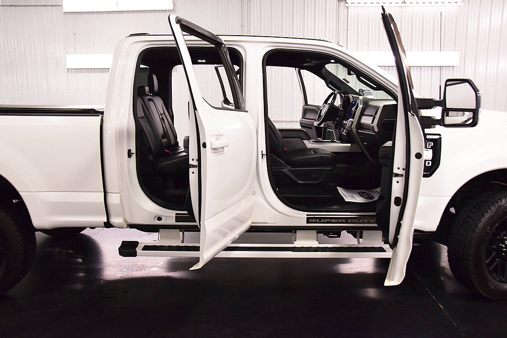 Used 2022 Ford F250 Lariat w/ Black Appearance Pkg AWD/4WD image 33