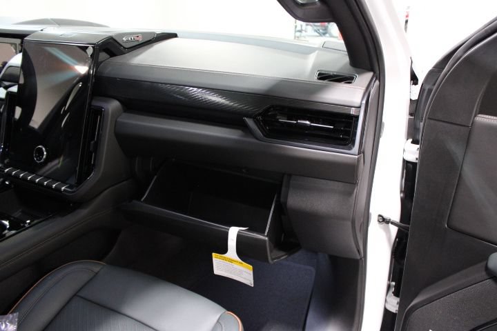New 2026 GMC Yukon XL AT4 w/ AT4 Premium Plus Package AWD/4WD image 29