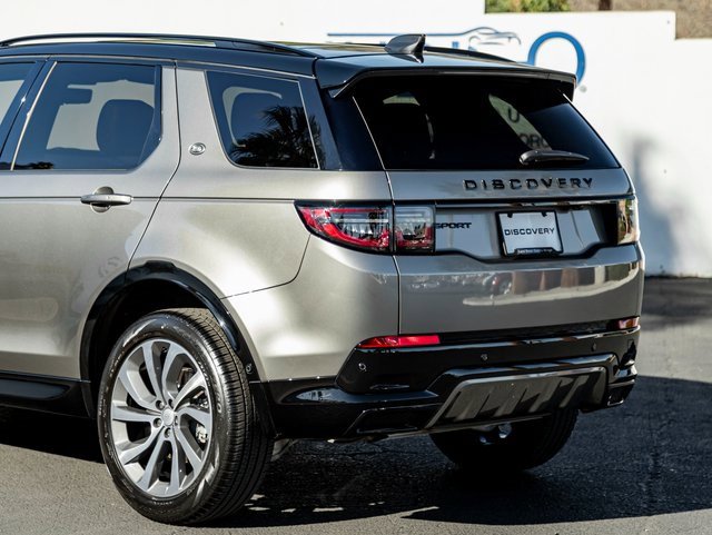 Used 2024 Land Rover Discovery Sport Dynamic SE image 10