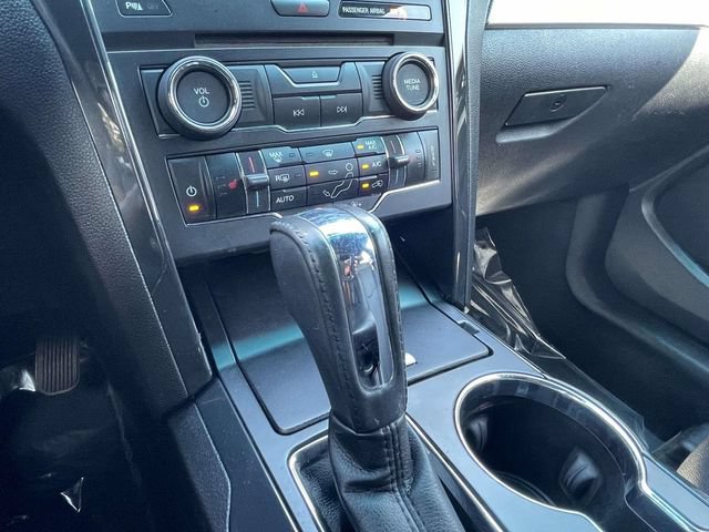 Used 2016 Ford Explorer XLT w/ Equipment Group 202A FWD image 21