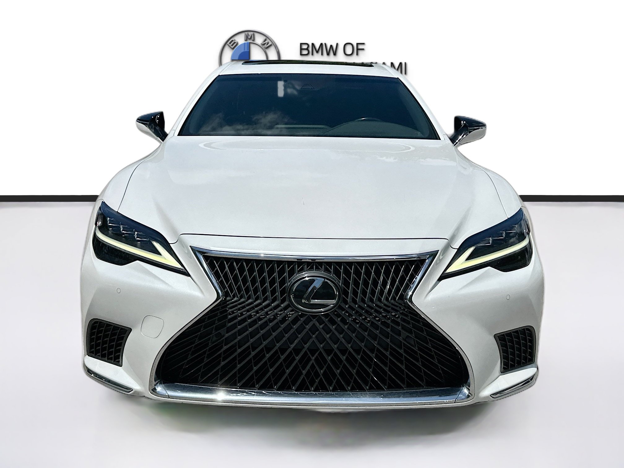 Used 2023 Lexus LS 500 w/ Accessory Package (Z2) RWD image 2