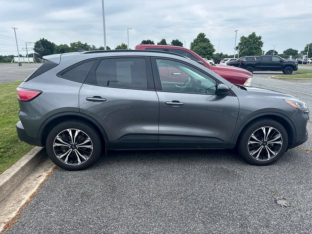Used 2021 Ford Escape SEL w/ SEL Stealth AWD Package image 9