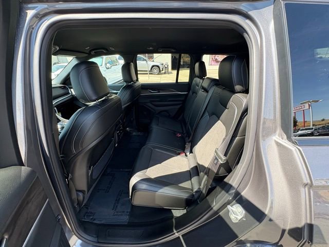 New 2026 Jeep Grand Cherokee Altitude AWD/4WD image 20