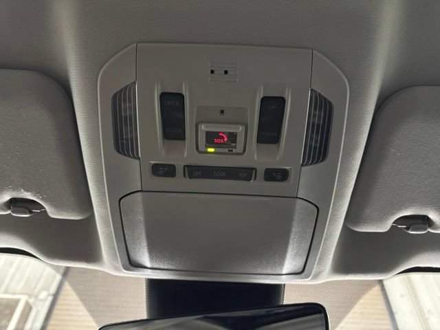 Used 2022 Toyota Highlander XLE FWD image 27