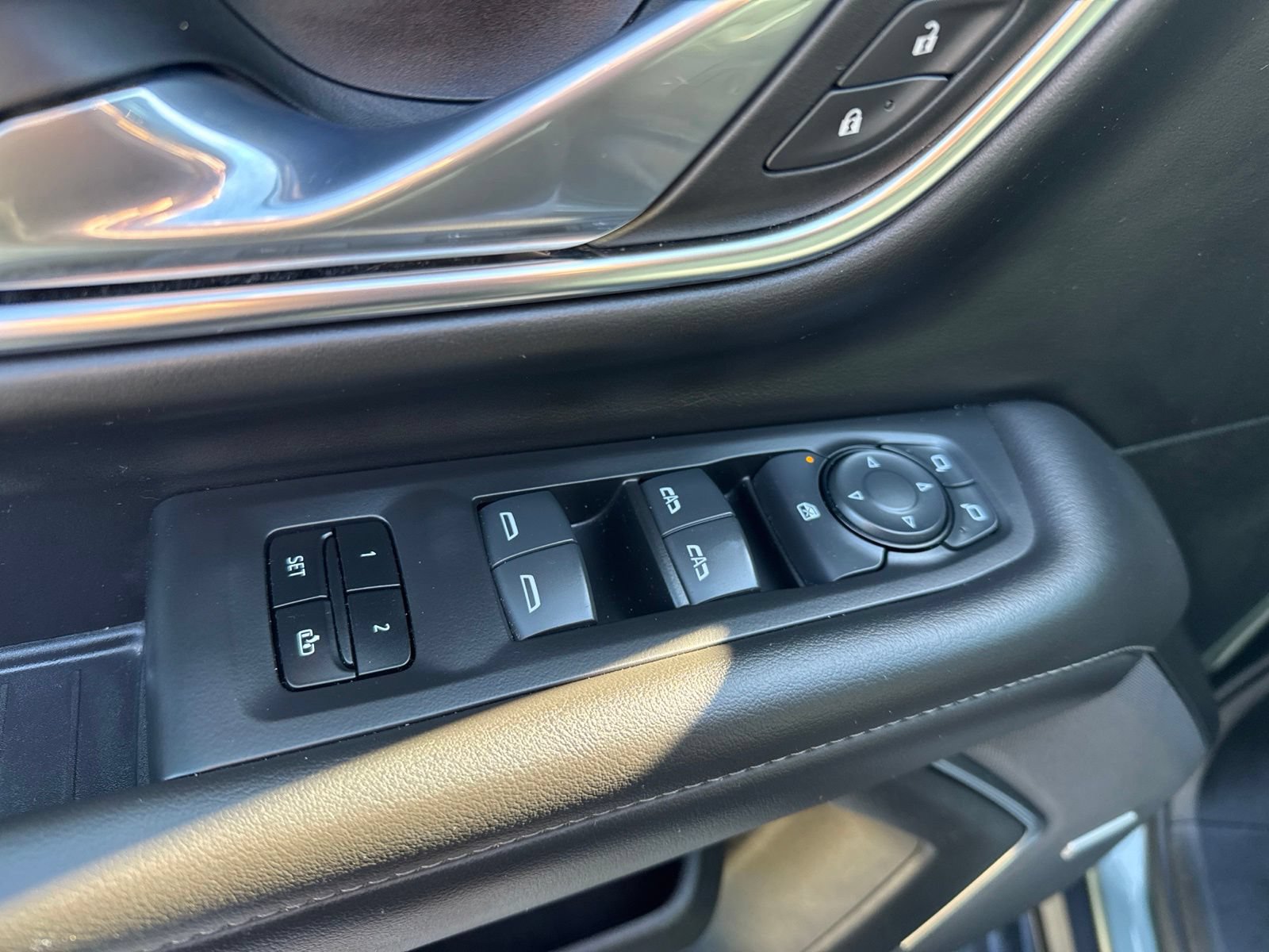 Used 2024 Chevrolet Tahoe LT AWD/4WD image 22
