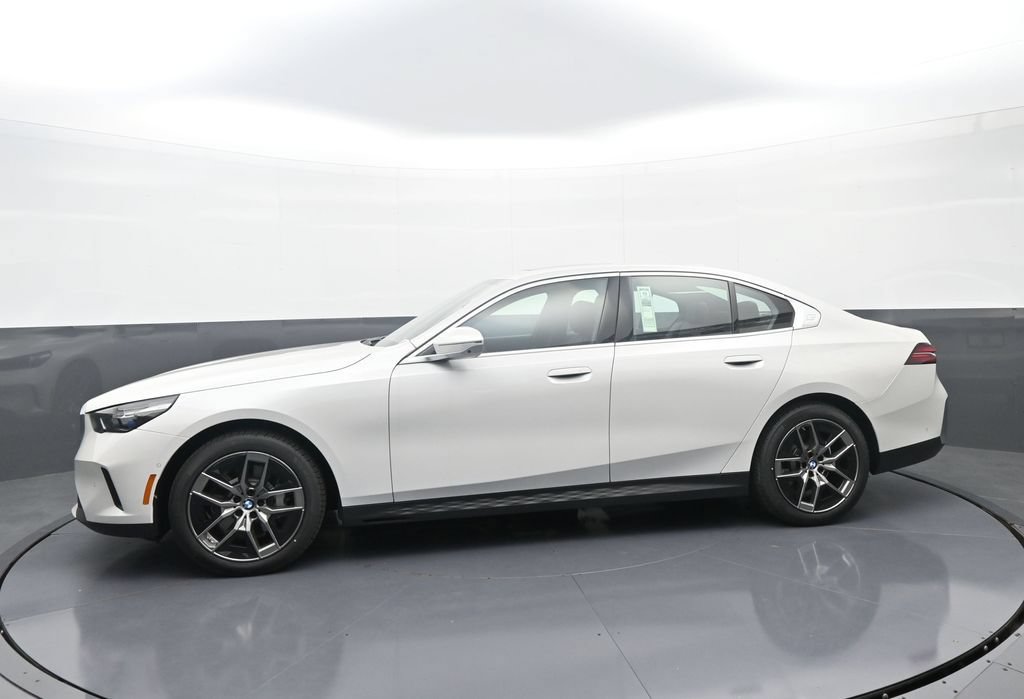 New 2027 BMW 530i xDrive w/ Premium Package AWD/4WD image 4