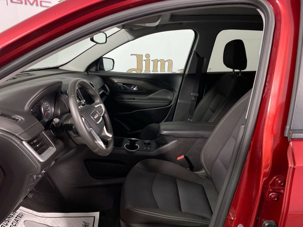 Used 2023 GMC Terrain SLE w/ Driver Convenience Package image 11