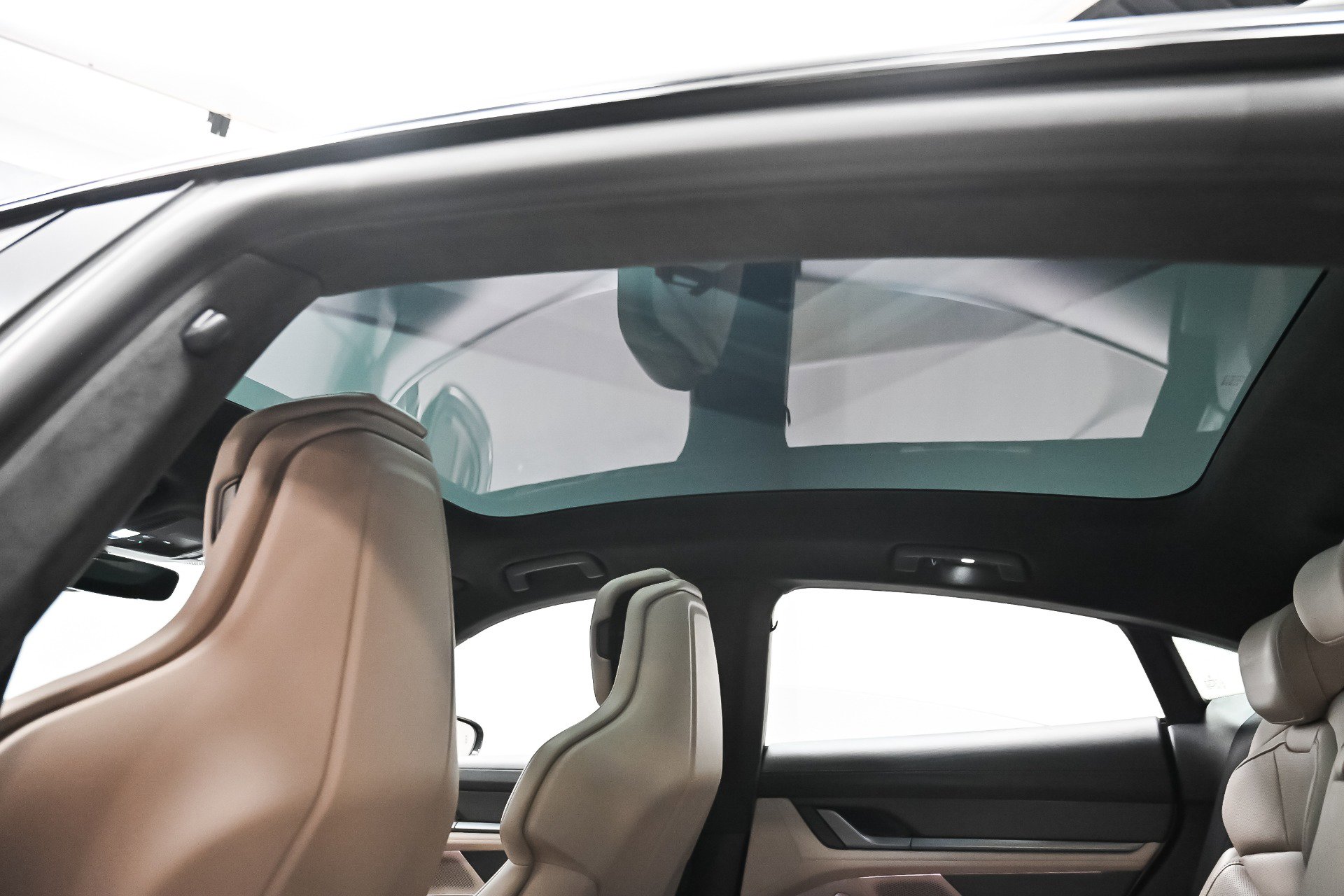 Used 2021 Porsche Taycan Turbo S image 29