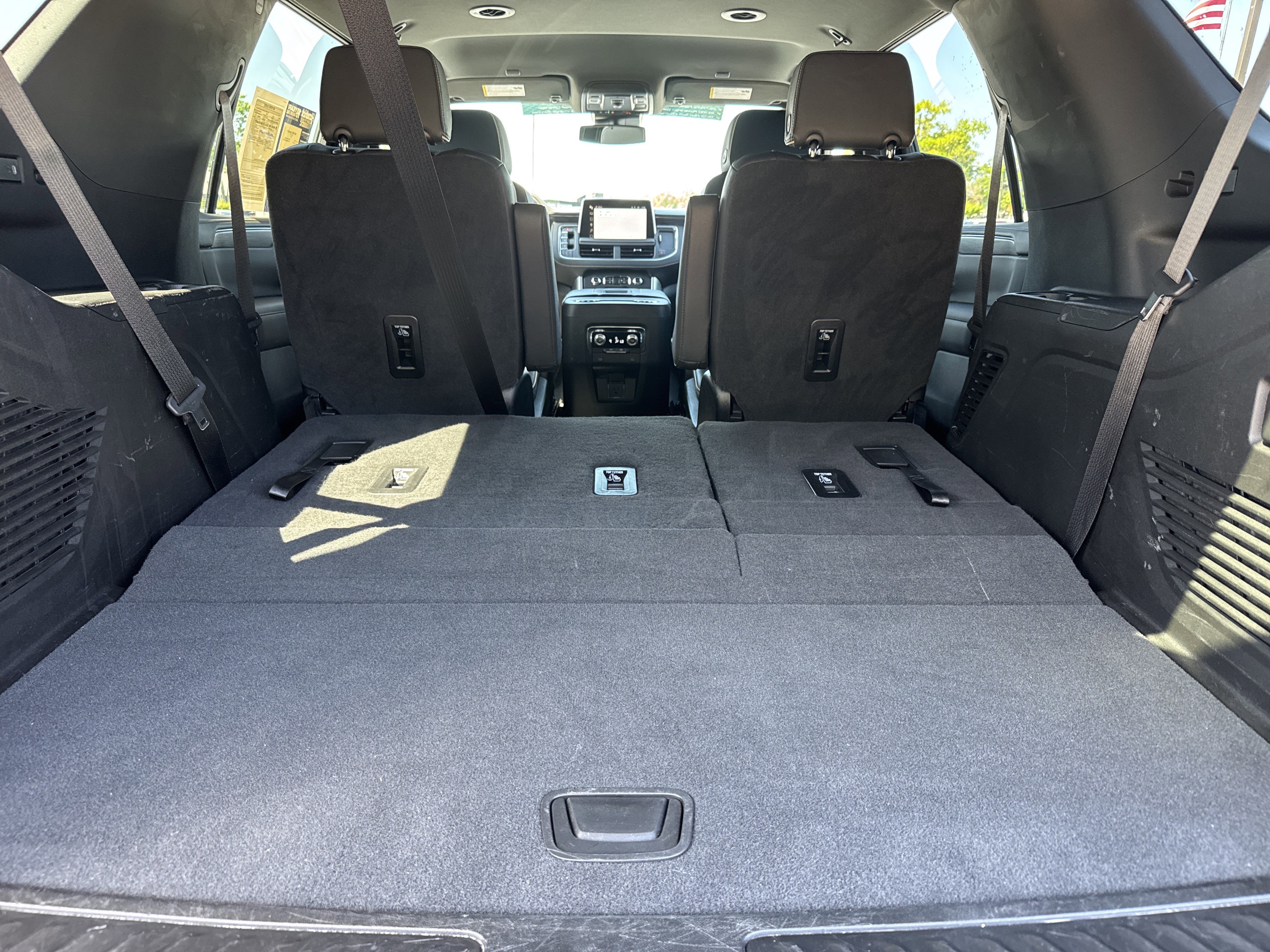 Used 2023 GMC Yukon SLT image 35