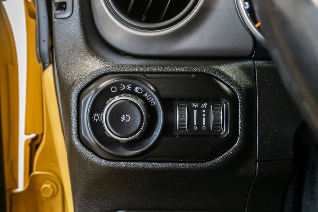 Used 2019 Jeep Wrangler Unlimited Sport S AWD/4WD image 13