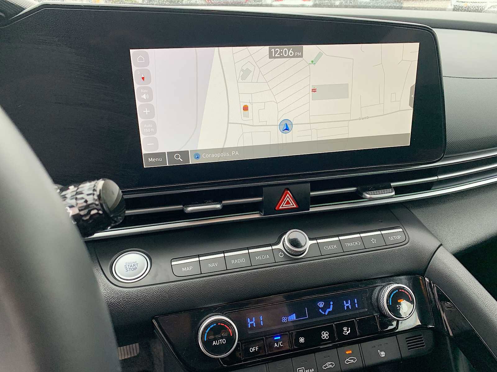 Used 2025 Hyundai Elantra Limited image 13