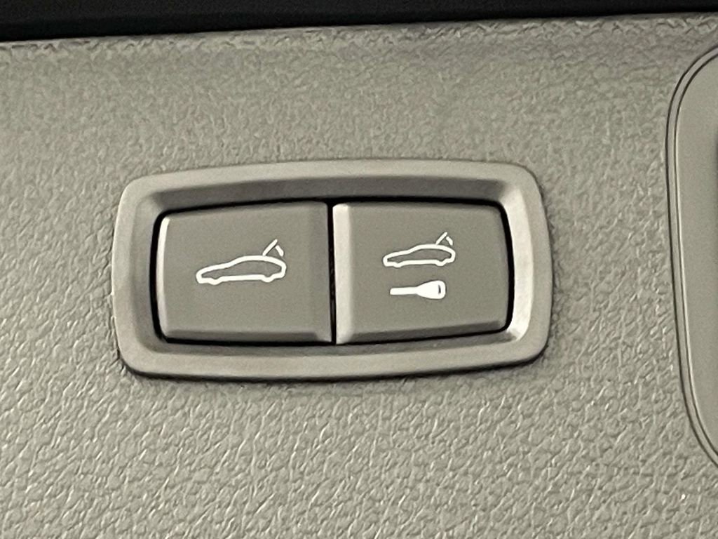 New 2025 Porsche Macan image 21