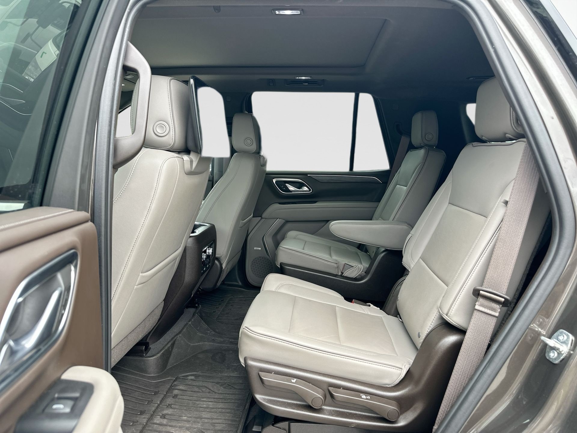 Used 2021 GMC Yukon SLT w/ SLT Premium Package AWD/4WD image 25