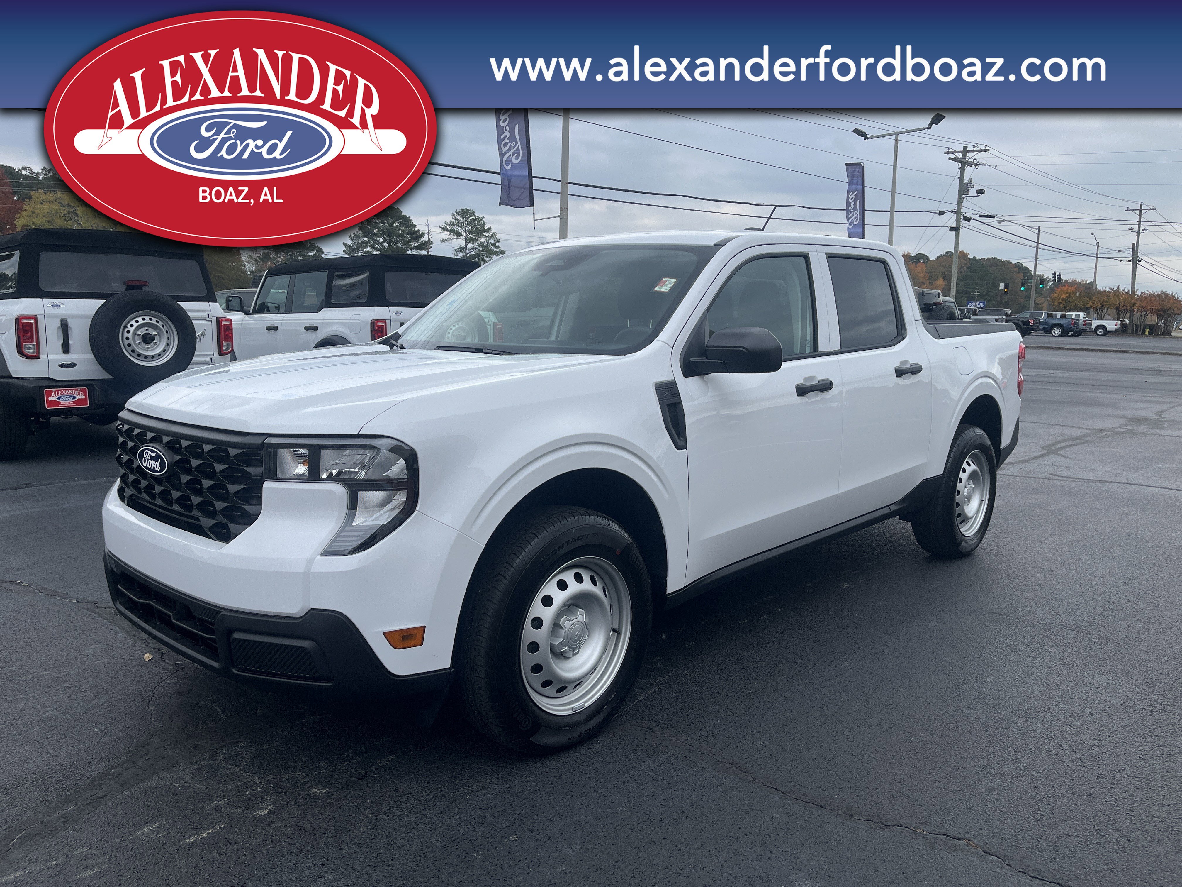 New 2025 Ford Maverick XL image 1