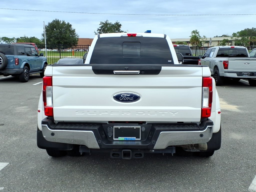 Used 2019 Ford F350 Lariat w/ Chrome Package RWD image 6