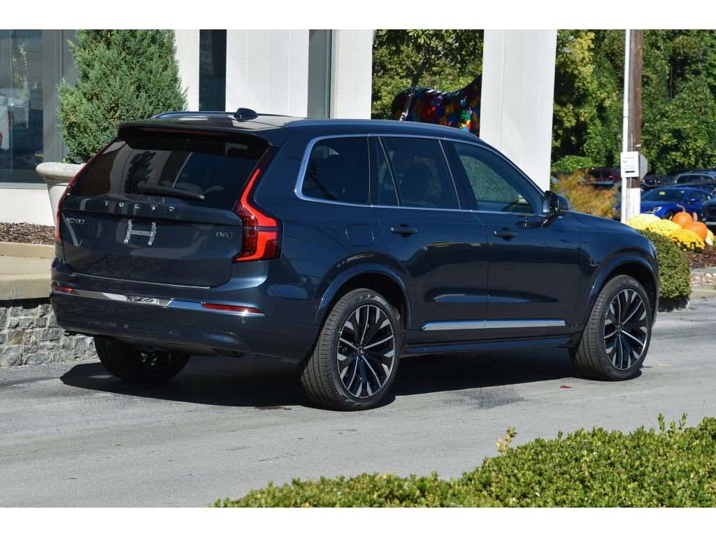 New 2026 Volvo XC90 B6 Plus w/ Protection Package Premier image 4