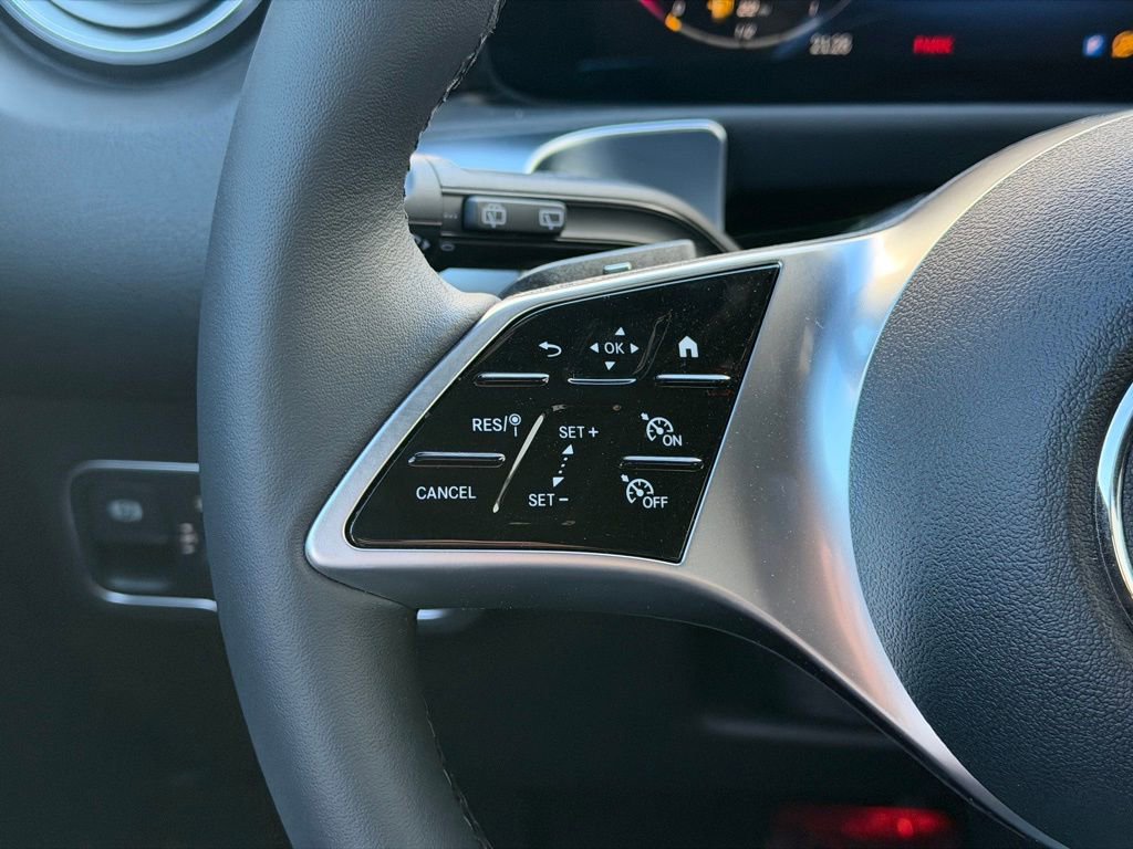 New 2026 Mercedes-Benz GLB 250 4MATIC image 16