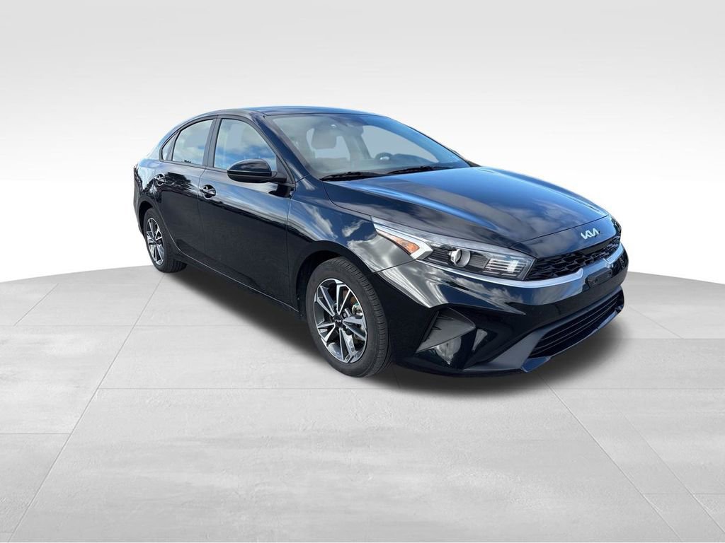 Certified 2023 Kia Forte LXS image 4