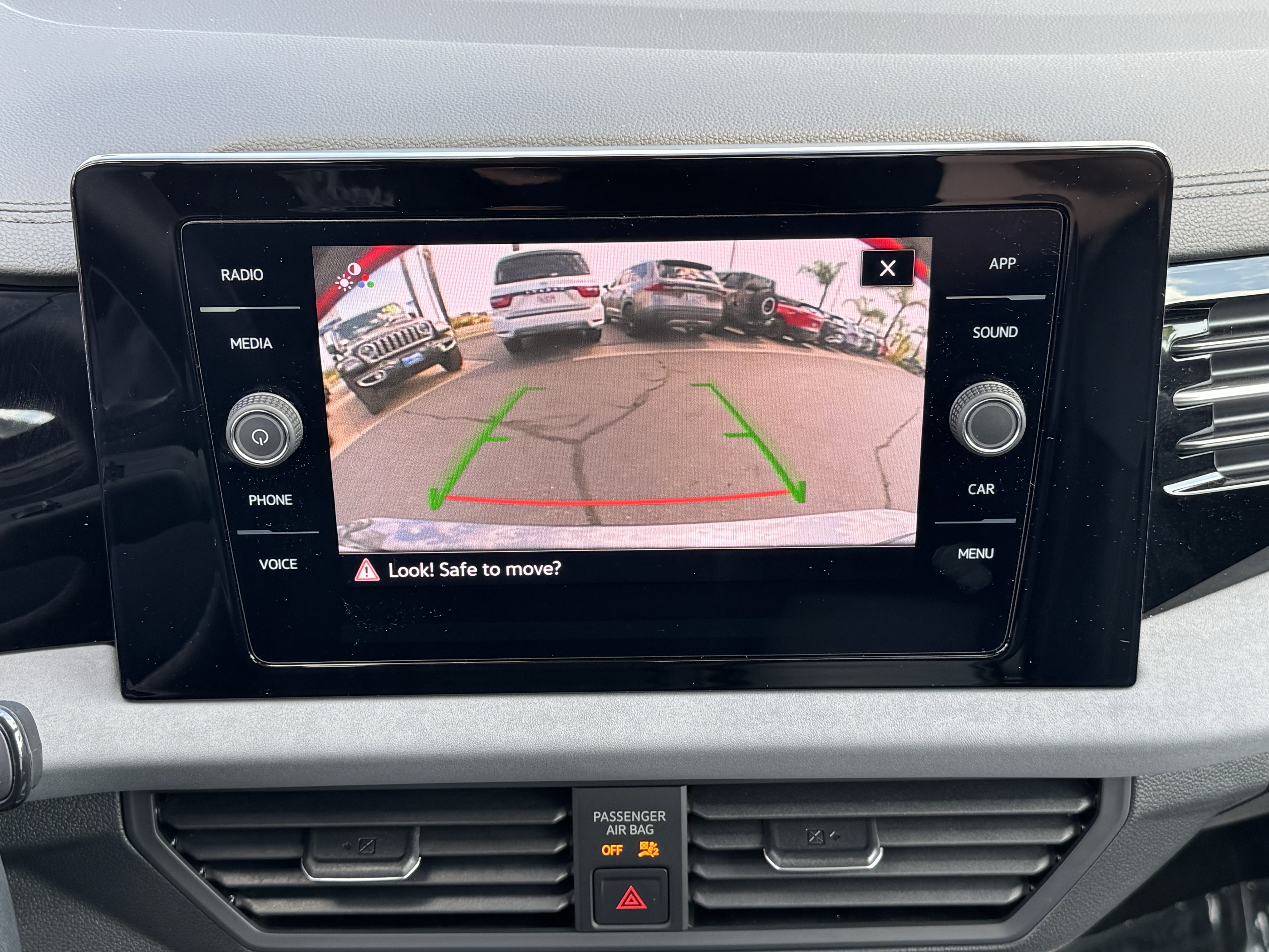 Used 2025 Volkswagen Jetta SE w/ Sunroof Package FWD image 27
