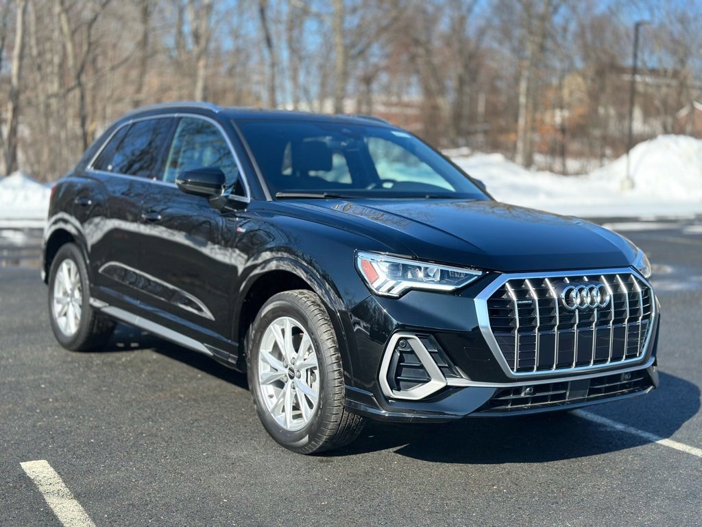 Used 2023 Audi Q3 2.0T Premium Plus w/ Premium Plus Package image 9