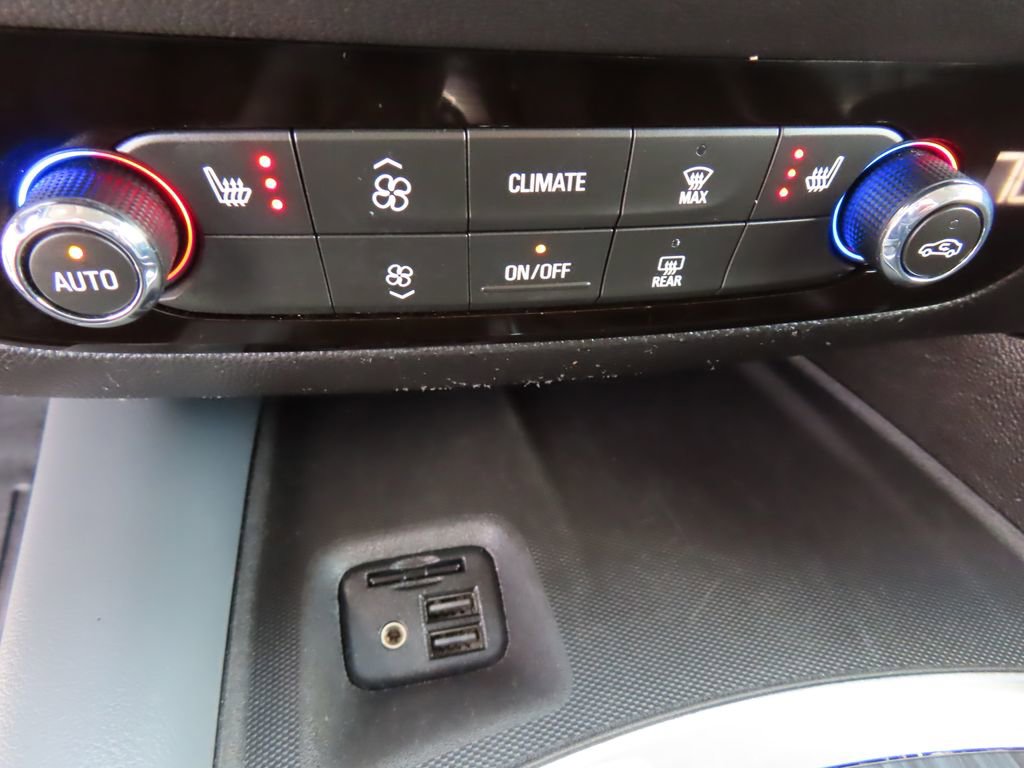 Certified 2020 Buick Enclave Essence w/ Sound and Sites Package AWD/4WD image 8