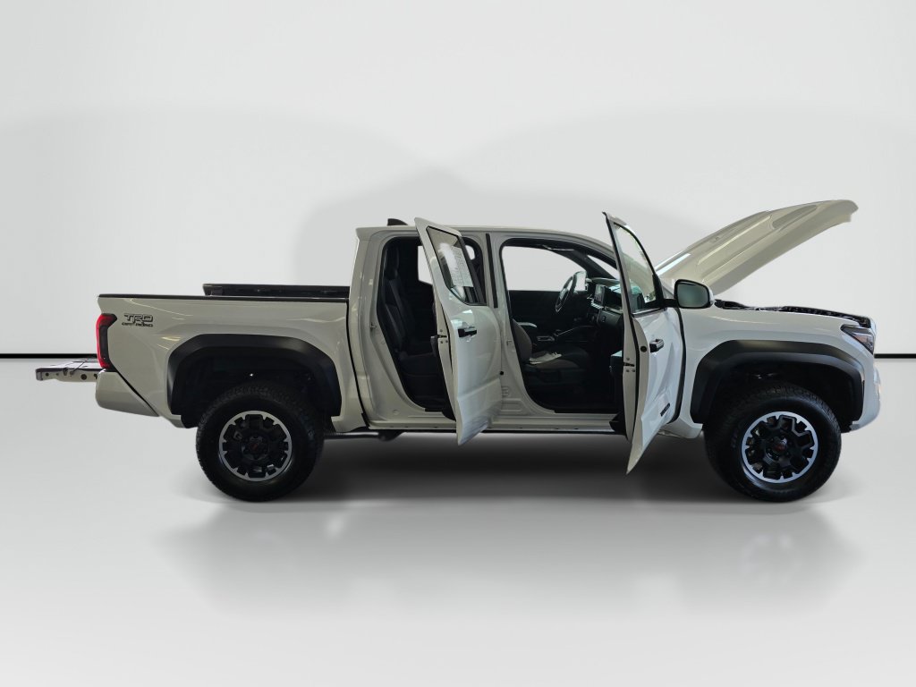 Used 2024 Toyota Tacoma TRD Off-Road AWD/4WD image 9