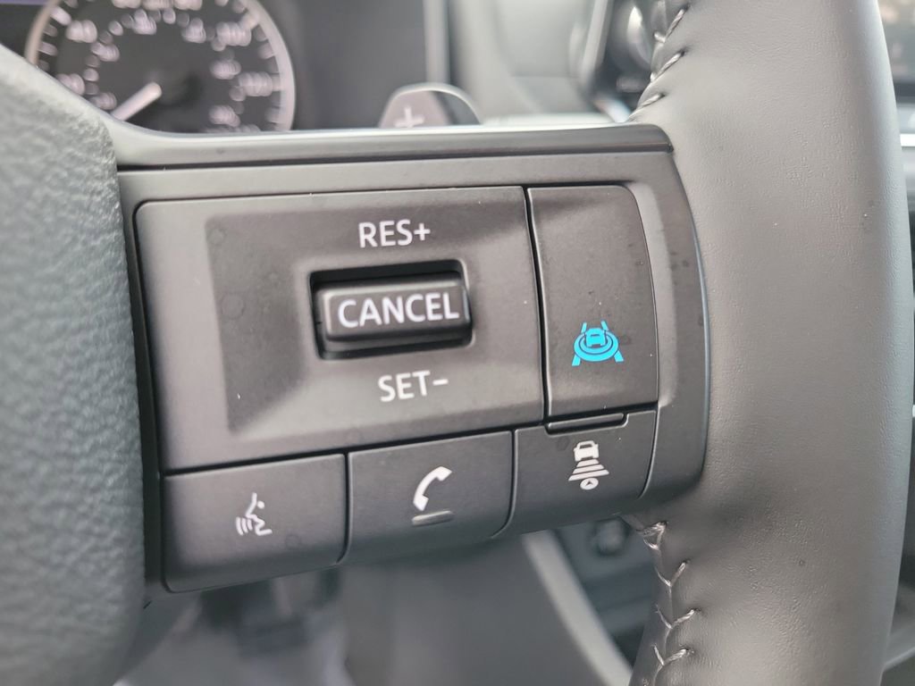 Certified 2025 Nissan Rogue SV image 30