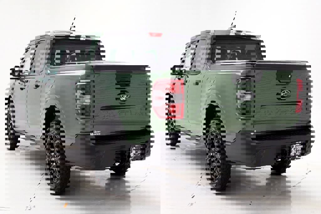 Used 2025 Ford Maverick XLT w/ Black Appearance Package image 6