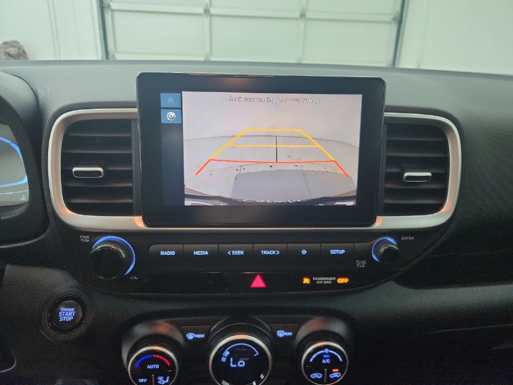 Used 2025 Hyundai Venue SEL FWD image 27
