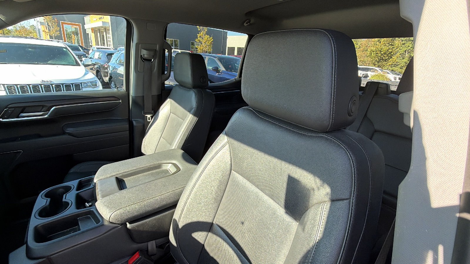 Used 2025 GMC Sierra 1500 SLT AWD/4WD image 17