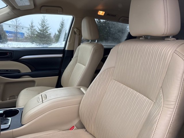 Used 2016 Toyota Highlander Plus image 17
