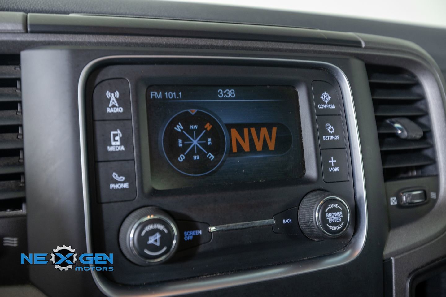 Used 2018 RAM 1500 Express w/ Express Value Package AWD/4WD image 18